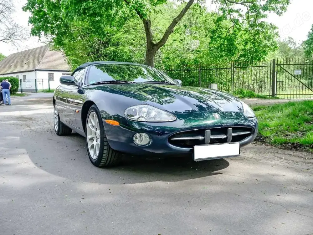 Jaguar XK8