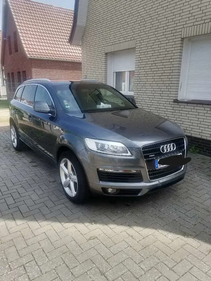 Audi Q7 3.0 TDI DPF quattro tiptronic