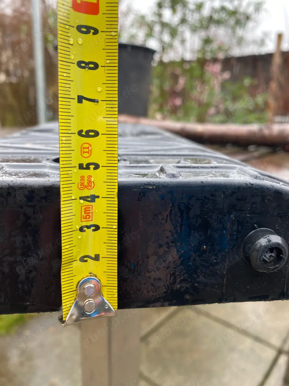 2 Bodenschwellen mit Reflektionspunkten 