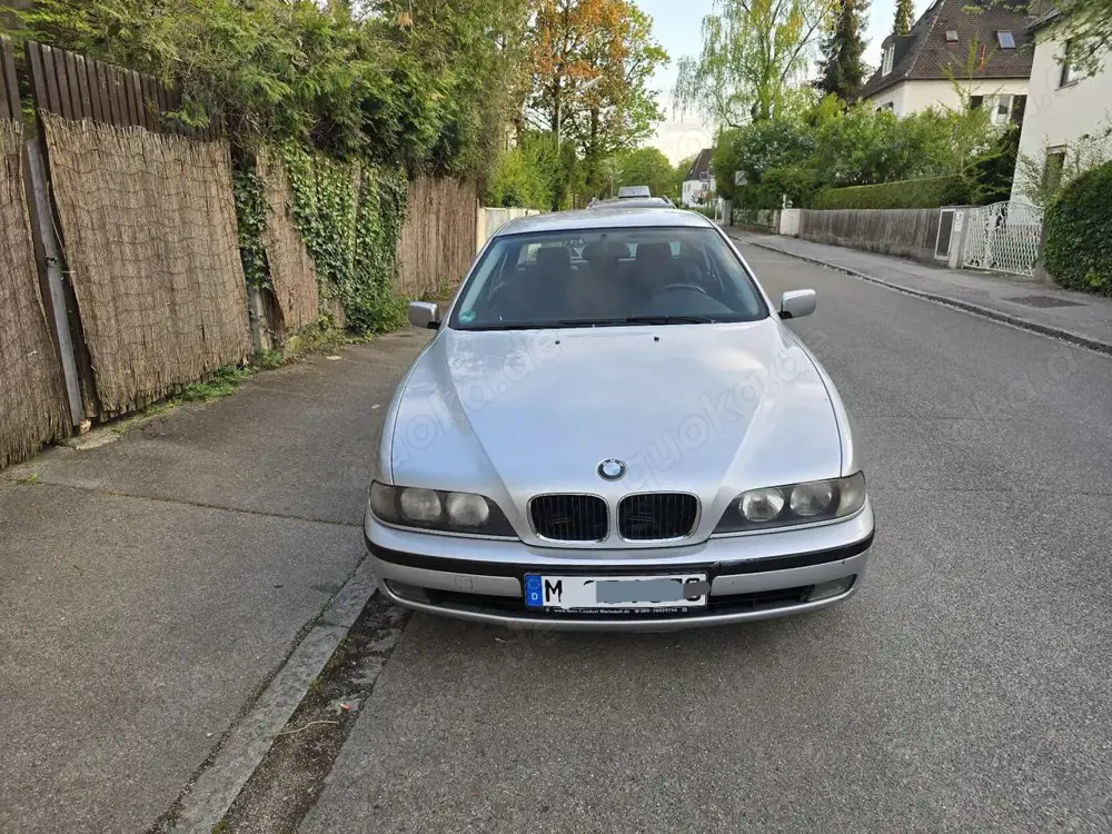 BMW 523 523i
