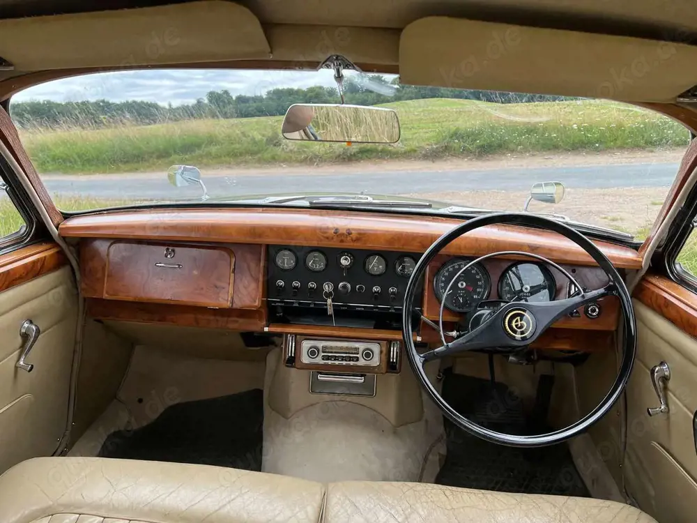Jaguar Daimler 250 V8