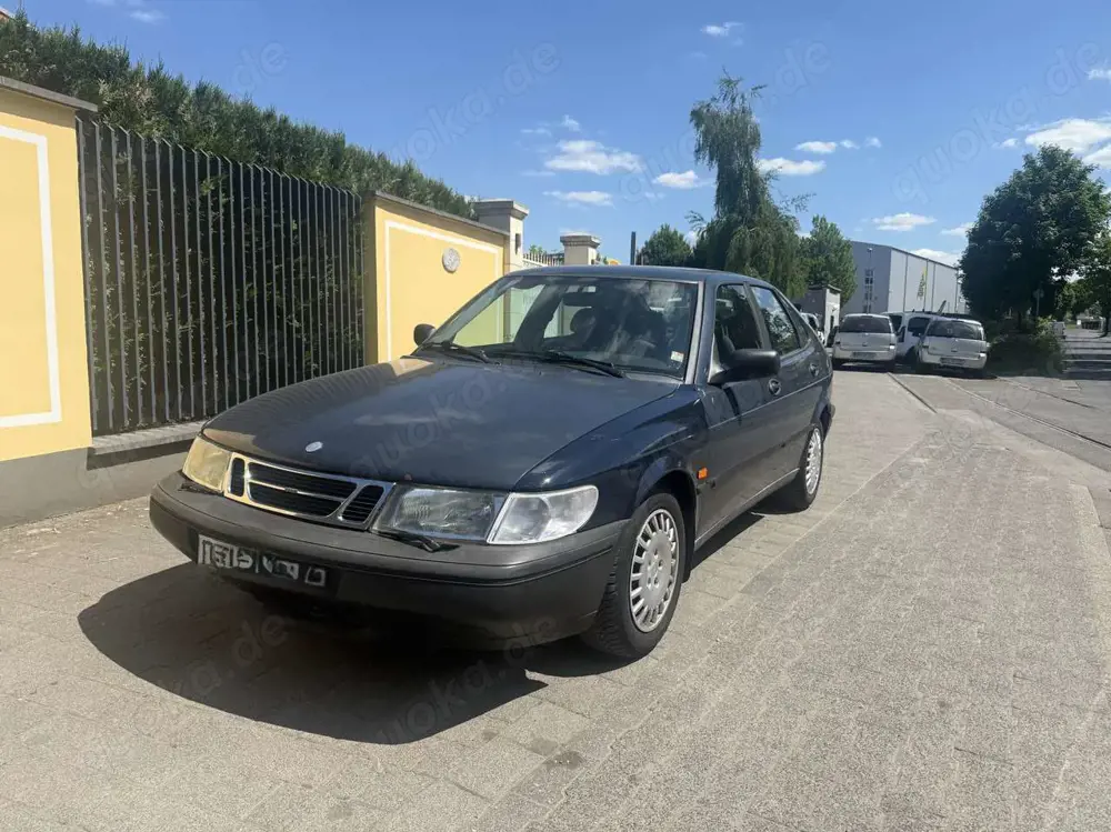 Saab 900