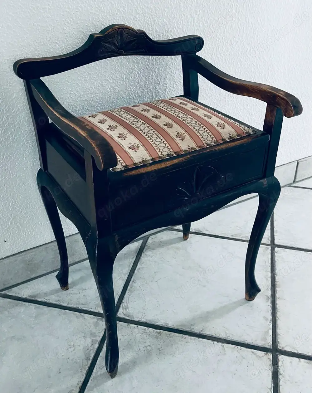   Antiker Klavierstuhl Biedermeier   Stilvolle Ele