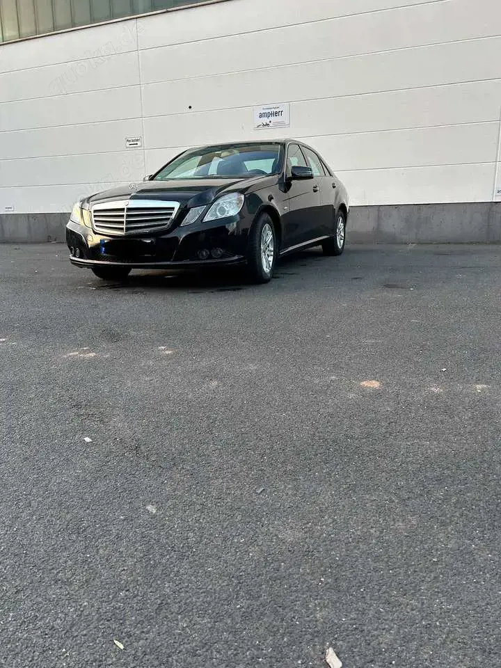 Mercedes-Benz E 220 CDI DPF BlueEFFICIENCY Automatik Avantgarde