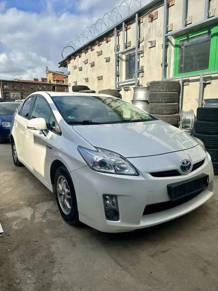 Toyota Prius (Hybrid) Executive
