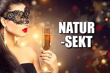 Welche Frau steht und liebt auf NS Spielchen Outdoor ?