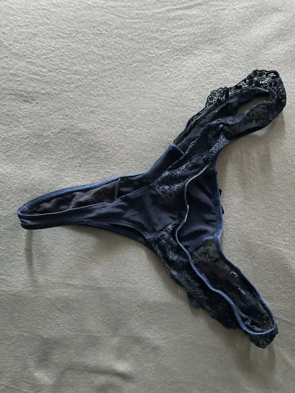 Super heißer Tanga mit perfektem Duft Super heißer Tanga mit perfektem Duft