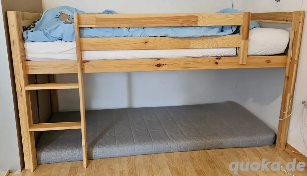 Hochbett mit Rutsche (abgebaut) Hochbett mit Rutsche (abgebaut)
