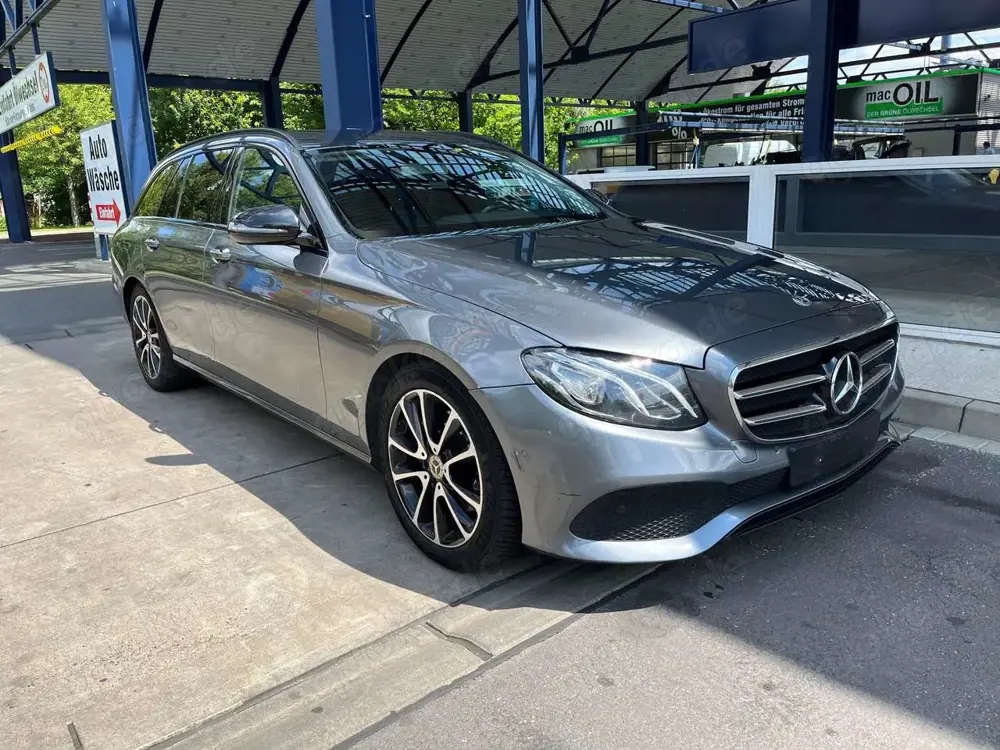 Mercedes-Benz E 220 E 220 d T 9G-TRONIC Avantgarde