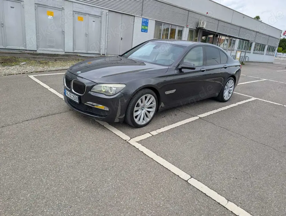 BMW 740 M-PAKET -FAST-VOLL-STANDHEIZUNG-SOFTCLOSE