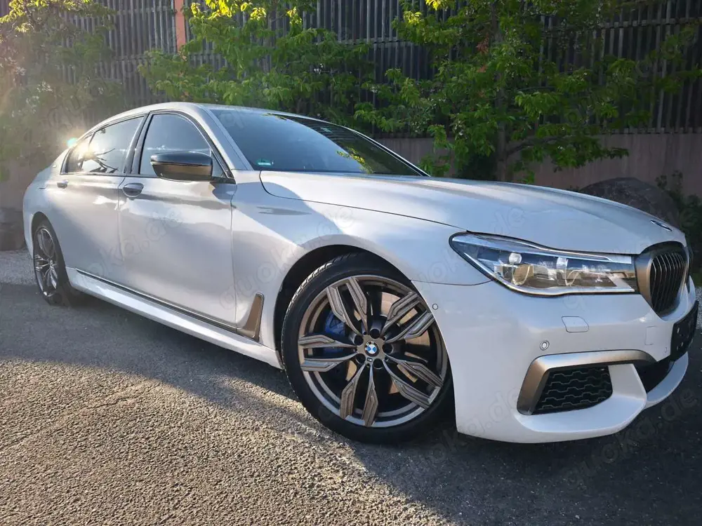 BMW 760 M760Li xDrive spitzen Ausstattung EXECUTIVE Lounge