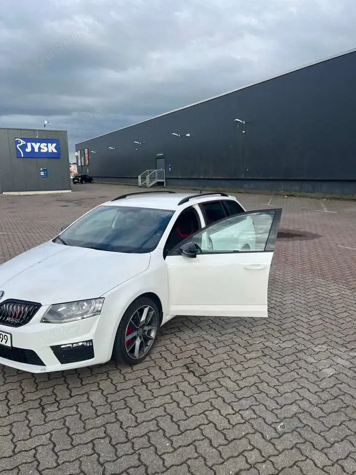 Skoda Octavia Combi 2.0 TDI (Green tec) DSG RS