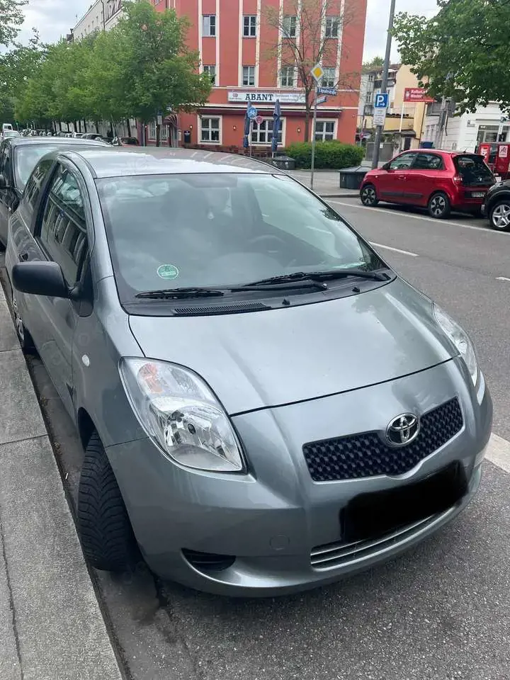 Toyota Yaris 3p  1.3 Sol c/CL