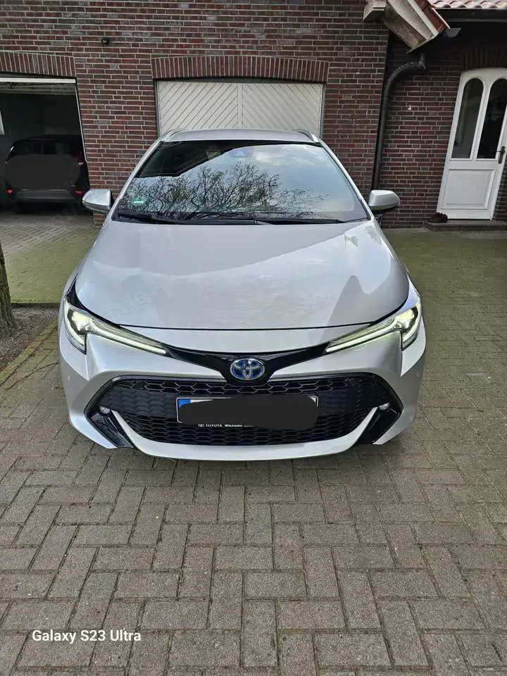 Toyota Corolla Hybrid Team D