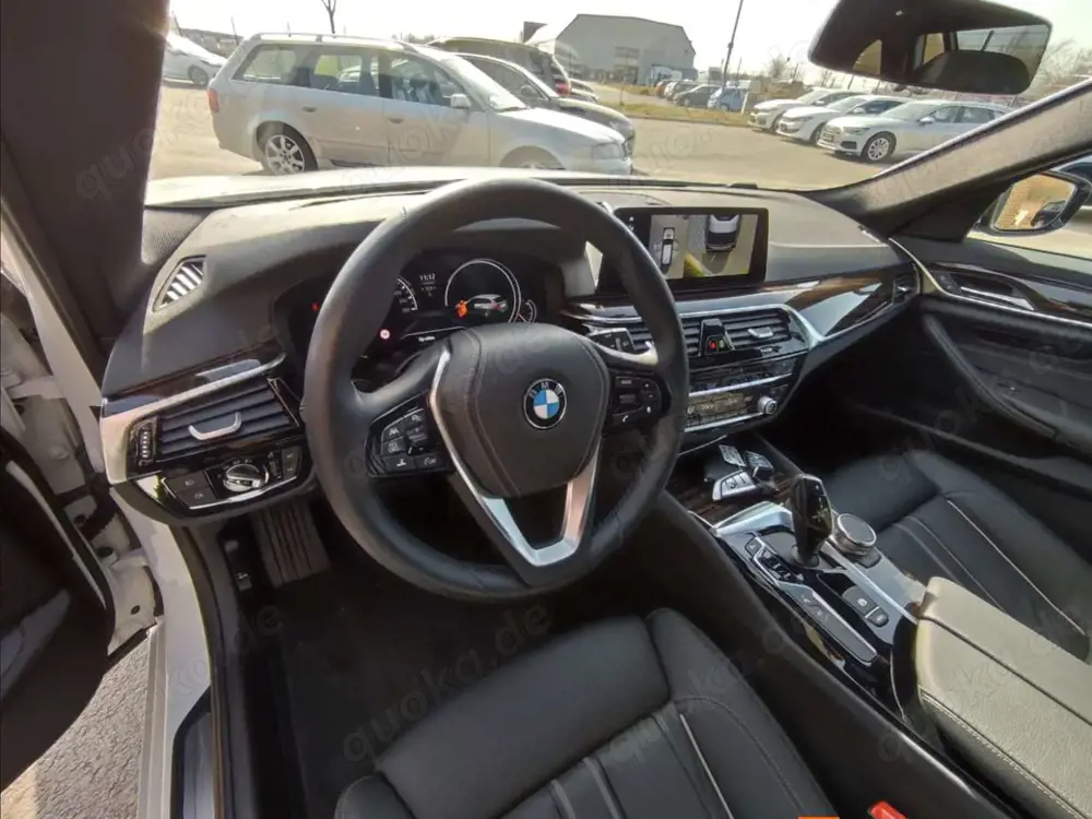 BMW 530 530xd / DA+ / HeadUp / LED / 360 / Pano / AHK /