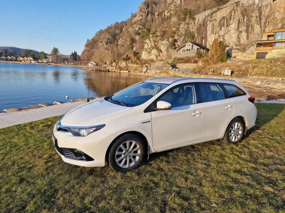 Toyota Auris Auris 1.8 VVT-i Hybrid Aut Touring Comfort