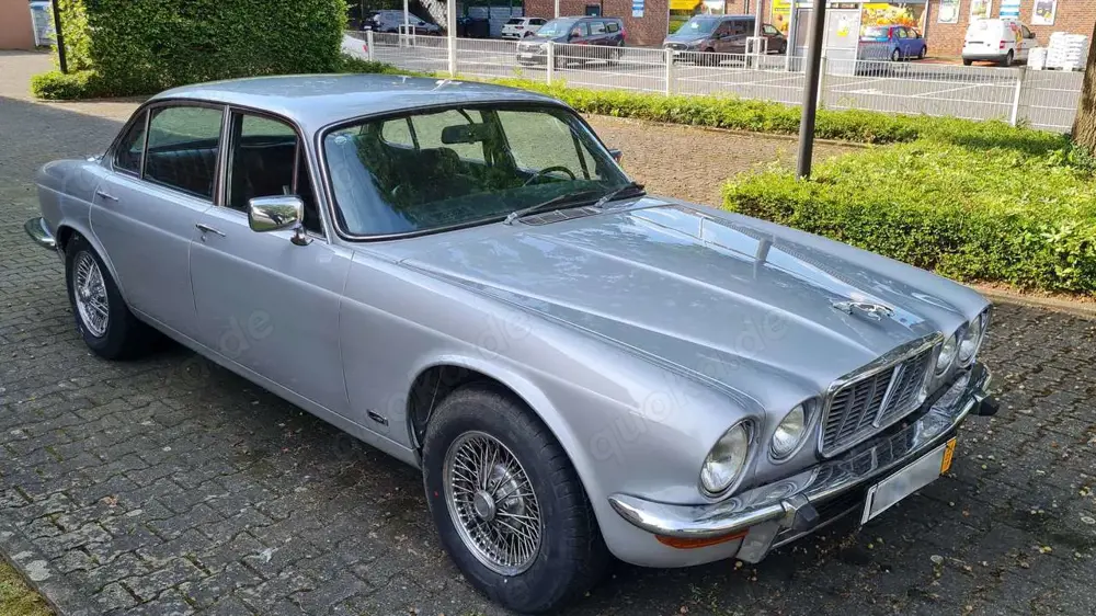 Jaguar XJ6