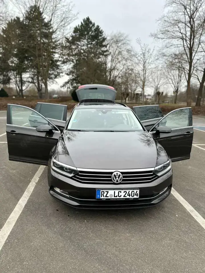 Volkswagen Passat Variant 1.6 TDI (BlueMotion Technology) DSG Trendline