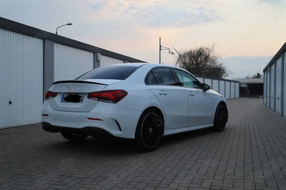 Mercedes-Benz A 220 4Matic 7G-DCT AMG Line