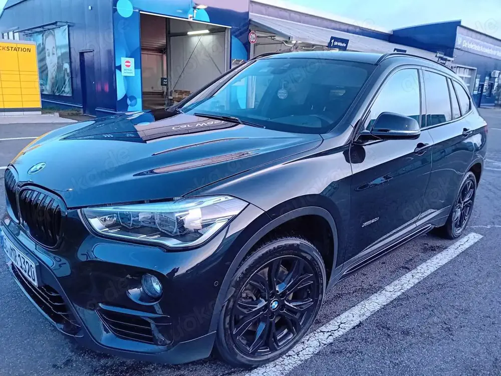 BMW X1 xDrive20i Aut. Sport Line mit viel Extras