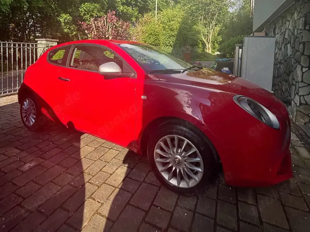 Alfa Romeo MiTo Schöner roter Flitzer in italienischen Stil