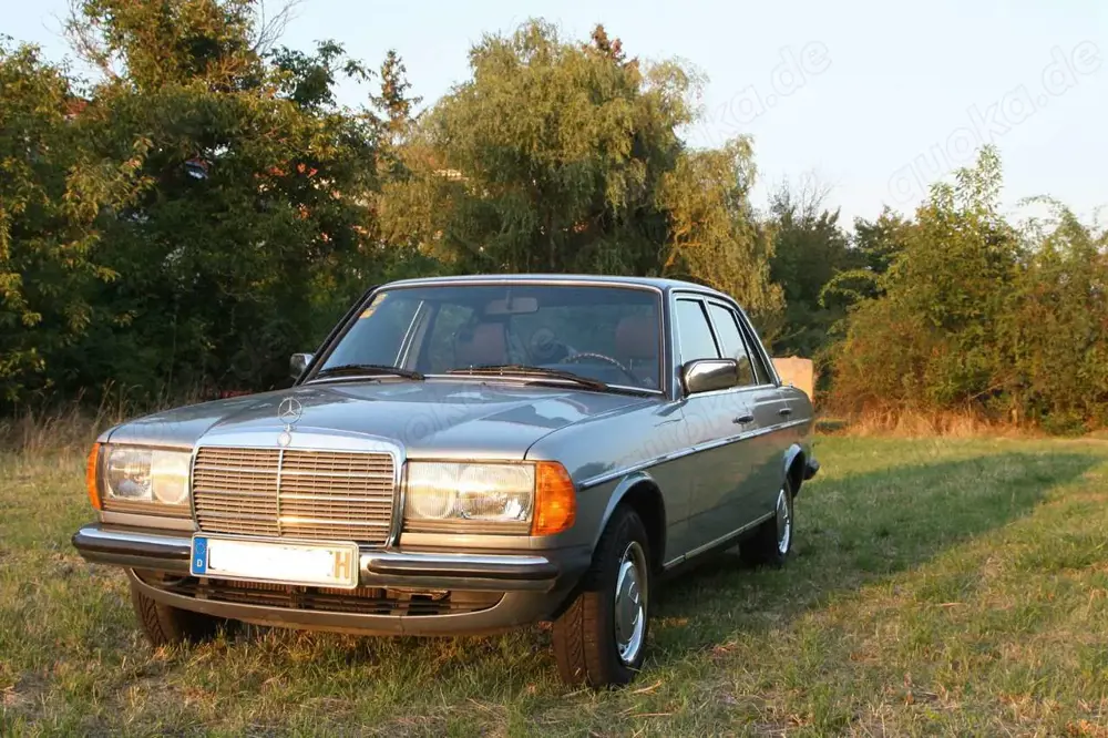 Mercedes-Benz 200 W123