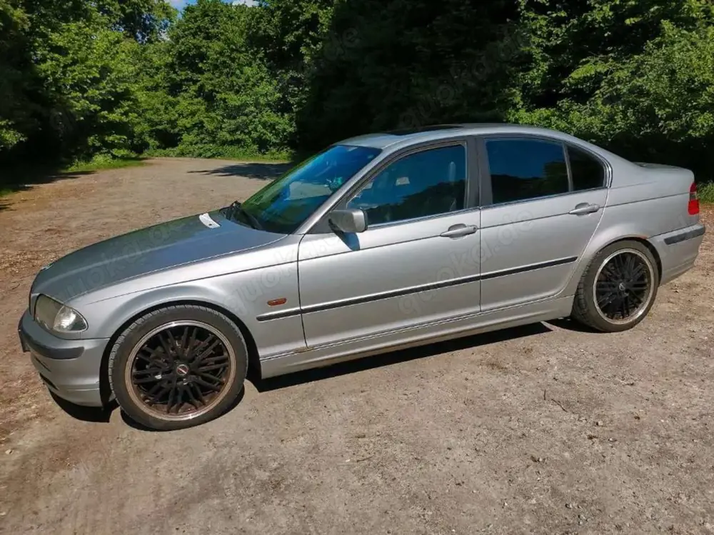 BMW 323