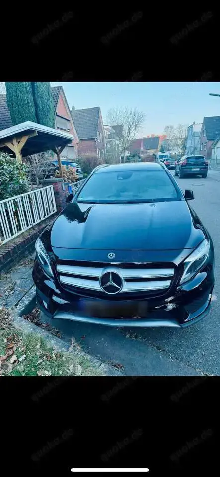 Mercedes-Benz GLA 180 GLA 180 7G-DCT AMG Line