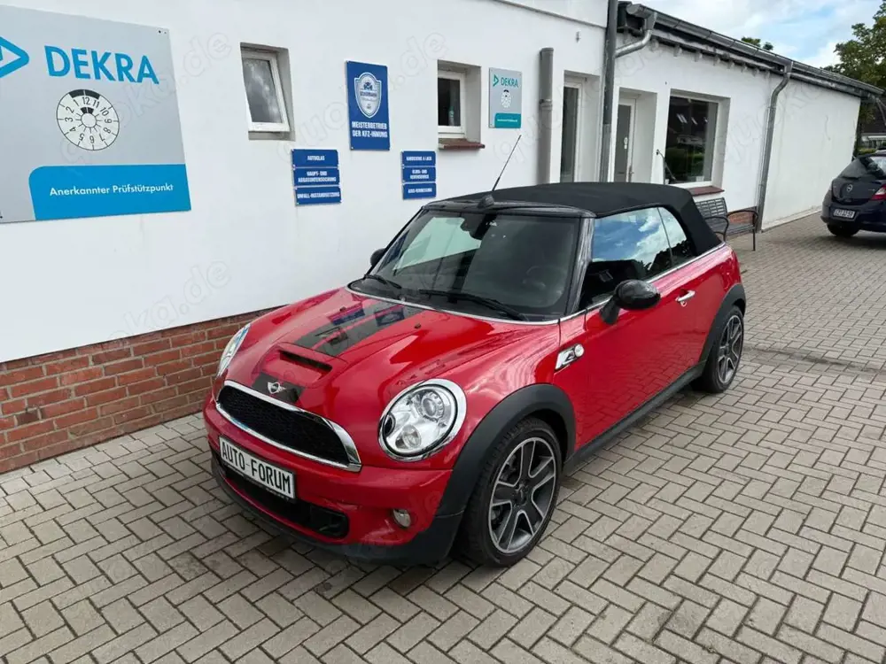 MINI Cooper S Cabrio COOPER_S 1.6 Cabrio*1HD*LEDER*XENON*NAVI