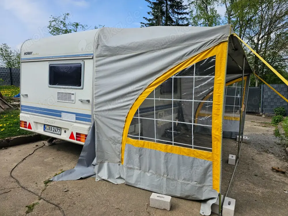 Vorzelt für einen Wohnwagen