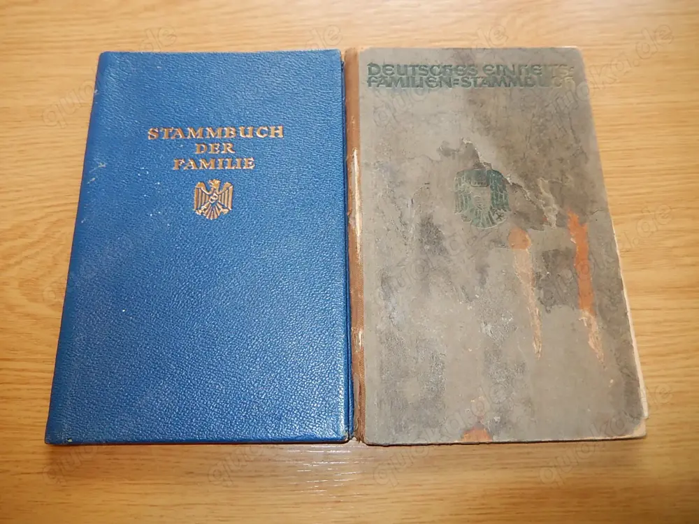 2 Stammbücher mit Gebührenmarken (Fiskalmarken)