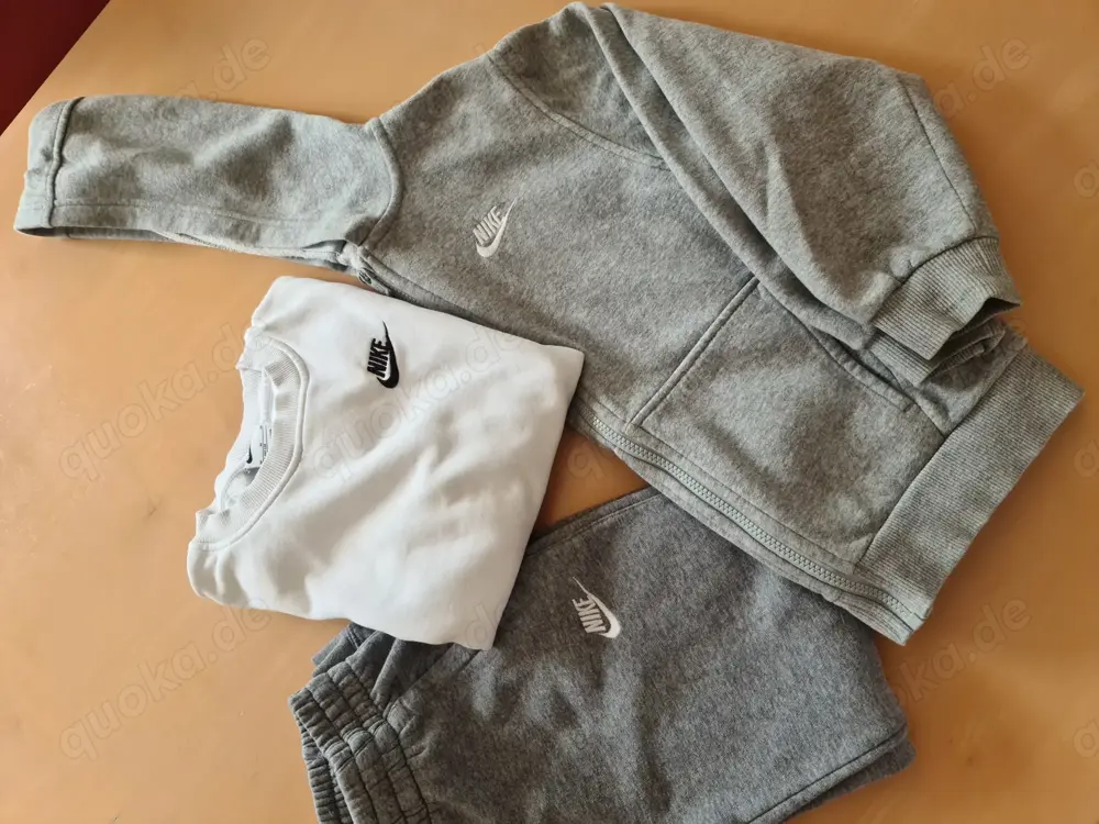 NIKE Jogginghose Jacke Pulli Gr.137-147