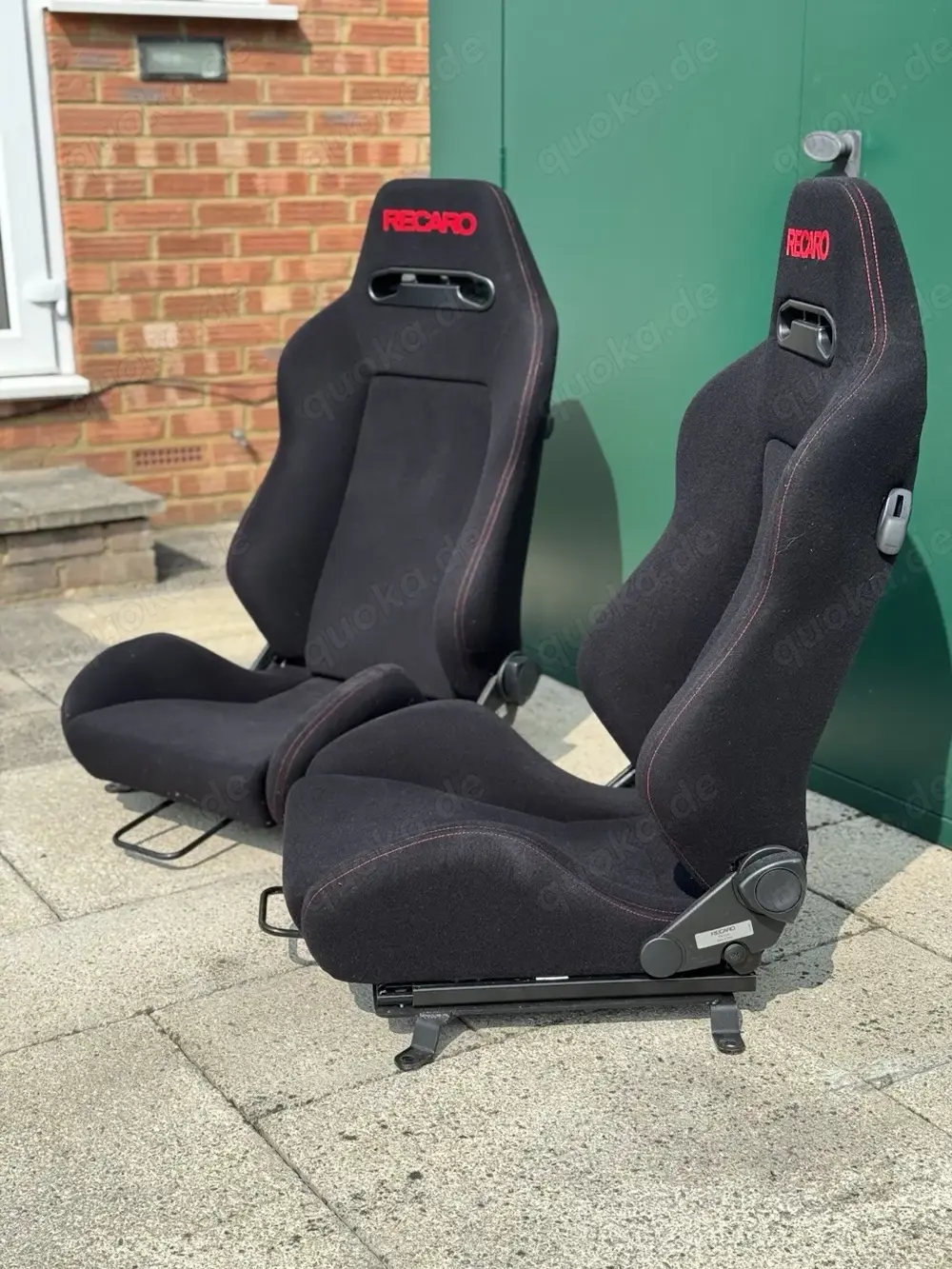 Recaro Speed   Schalensitze, schwarzer Velours mit roten Nähten