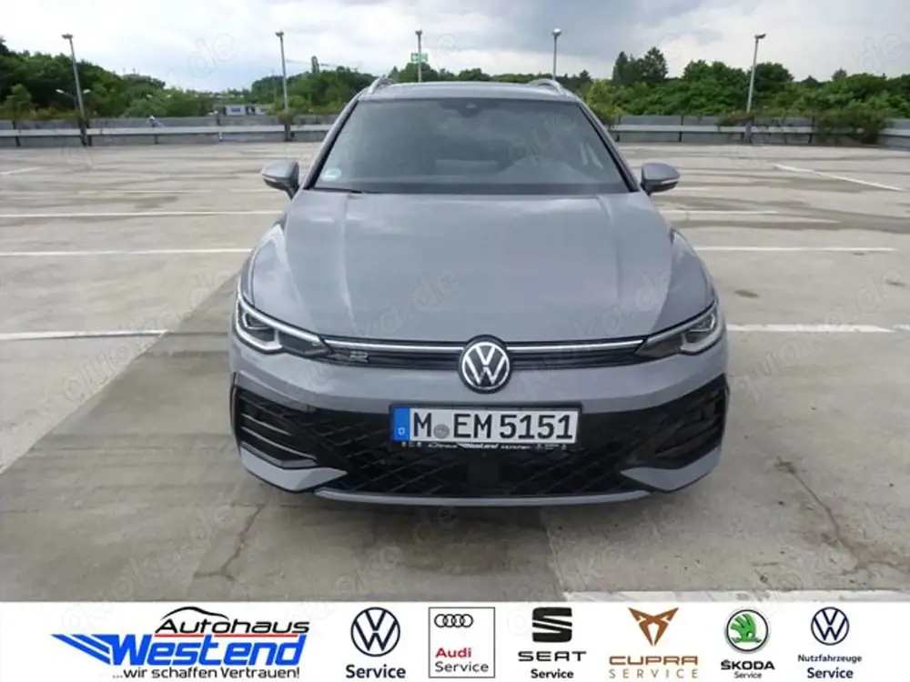 Volkswagen Golf Variant R-Line 1.5l eTSI 110kW DSG AHK LED Navi Klima