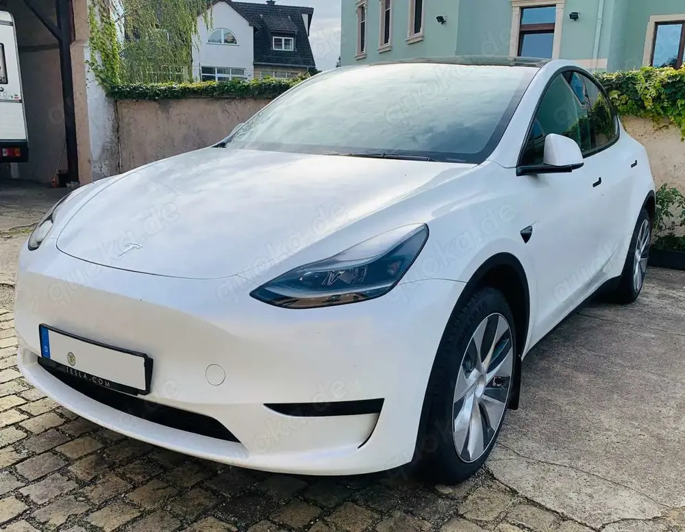 Tesla Model Y Model Y RWD