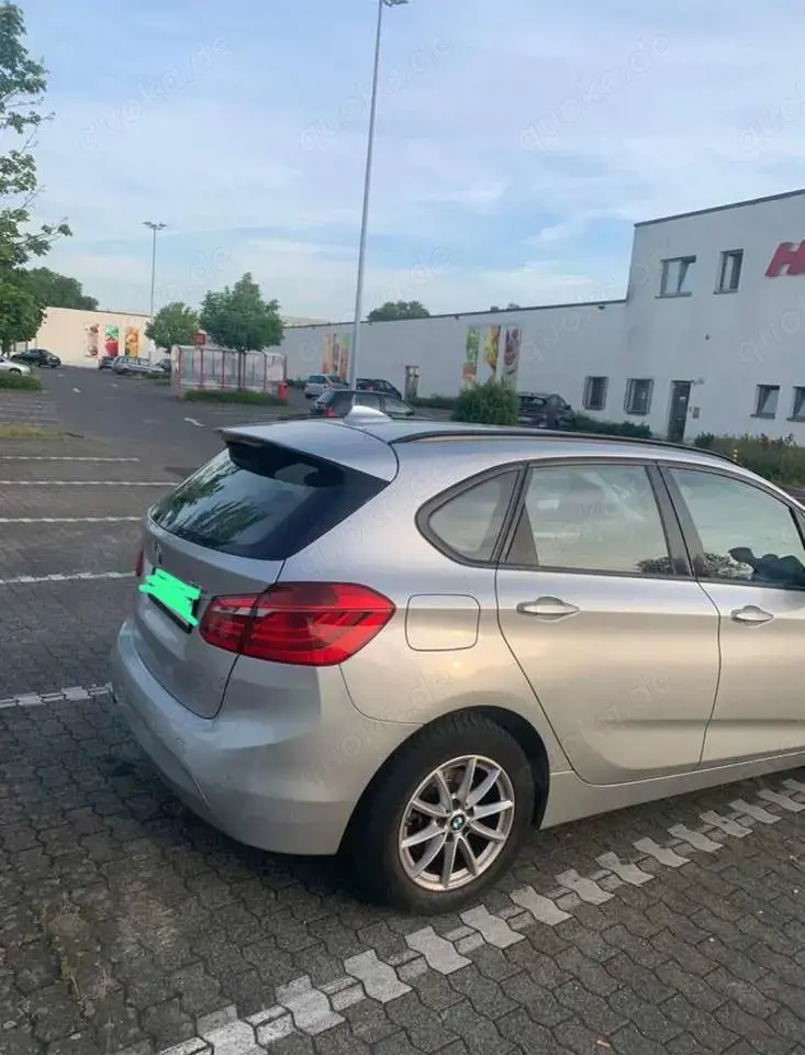 BMW 218