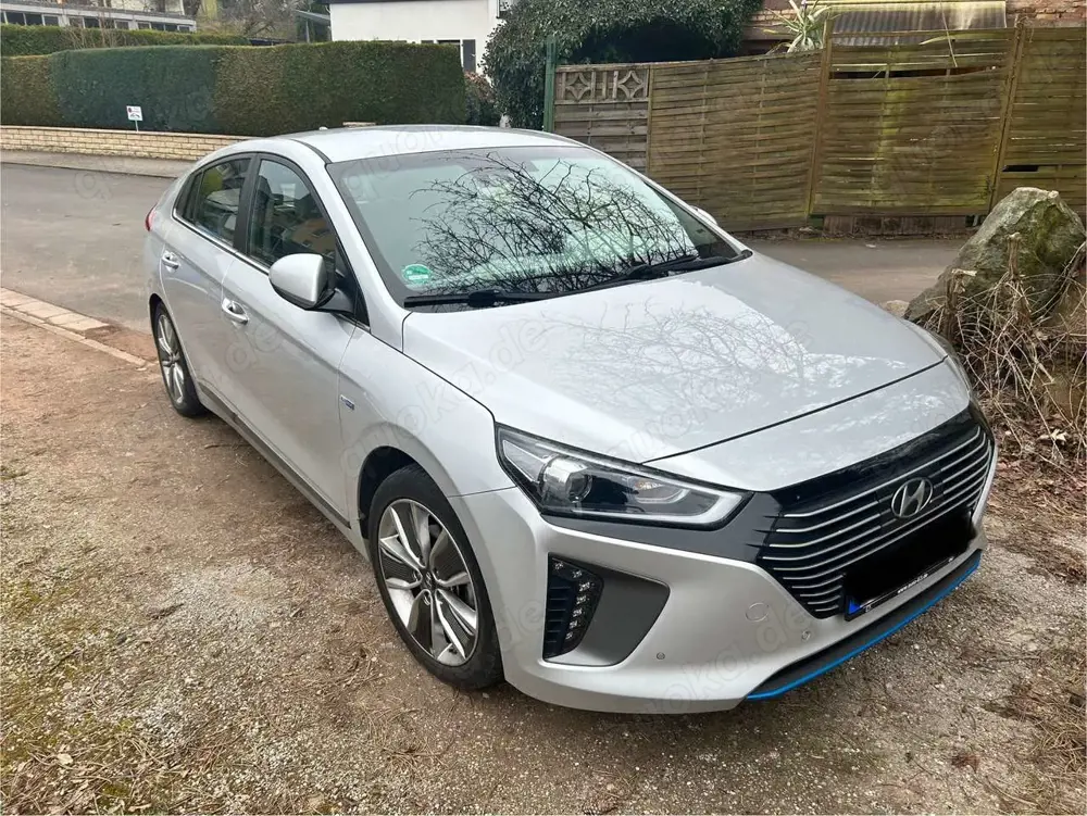Hyundai IONIQ Premium Hybrid