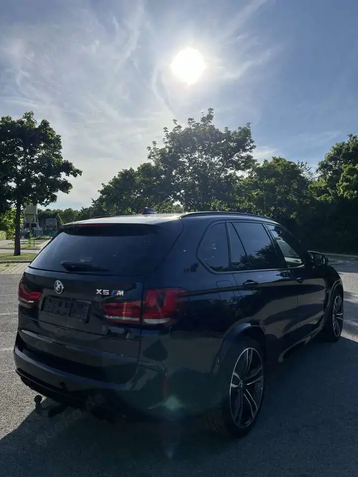 BMW X5 M Black Fire
