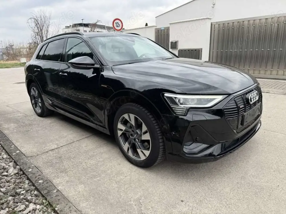 Audi e-tron e-tron 50 quattro