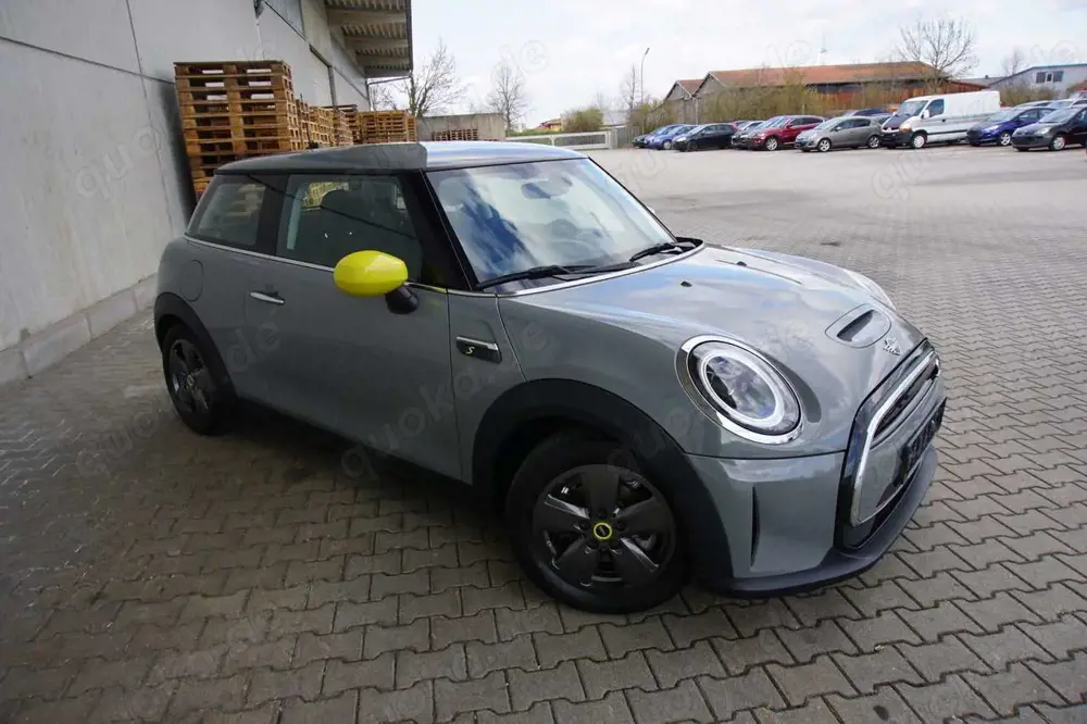 MINI Cooper SE Mini Cooper SE Navi SHZ LED 1.Hd mtl. 149.-