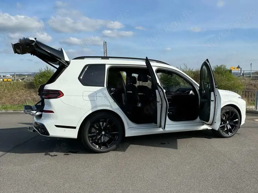 BMW X7 M X7 M60i xDrive 22 "+LUFT+AHK+PANO+HARMAN+AKTION