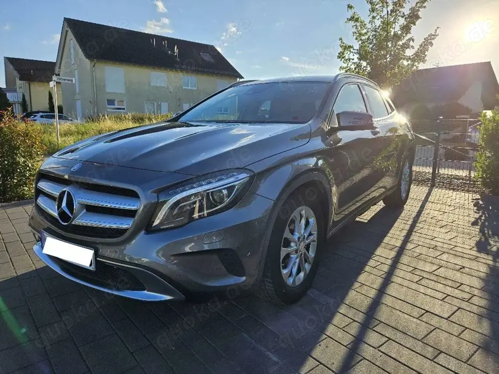 Mercedes-Benz GLA 180 GLA+180+7G-DCT+Urban