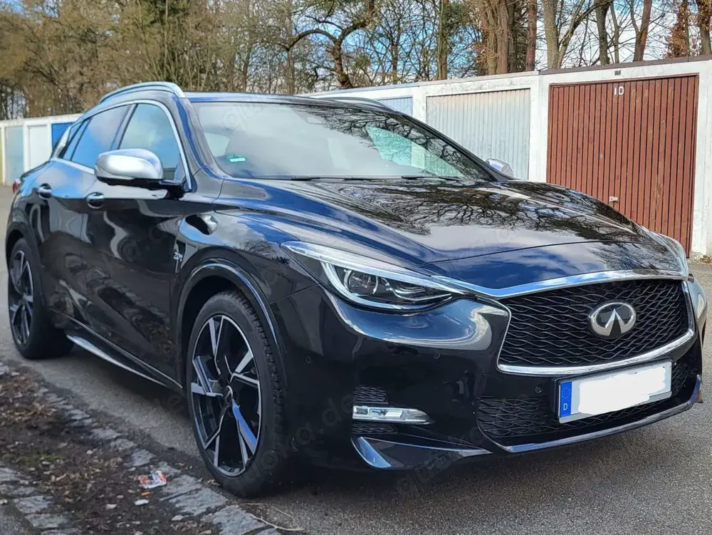 Infiniti Q30 Q30 2.0t DCT AWD Sport