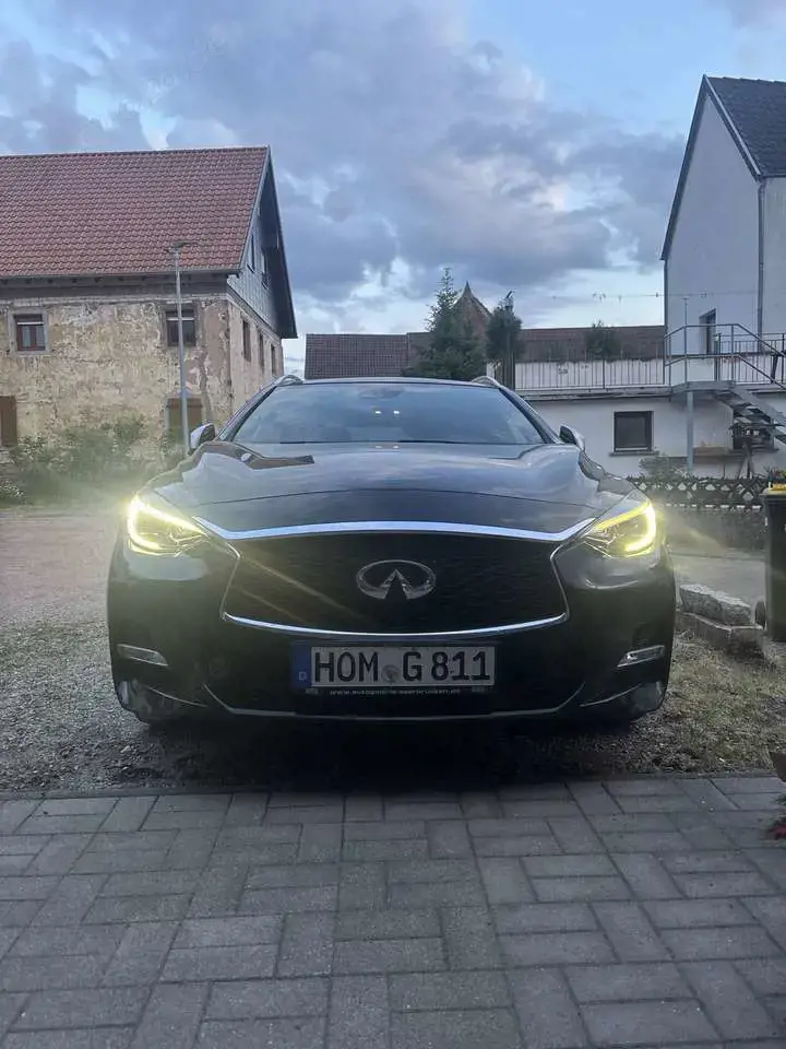 Infiniti Q30 2.0t DCT AWD Sport