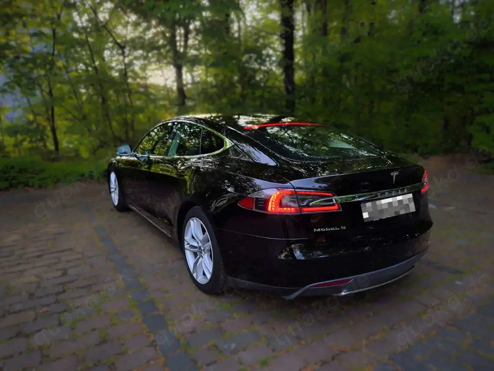 Tesla Model S 70 FREE Supercharger Autopilot