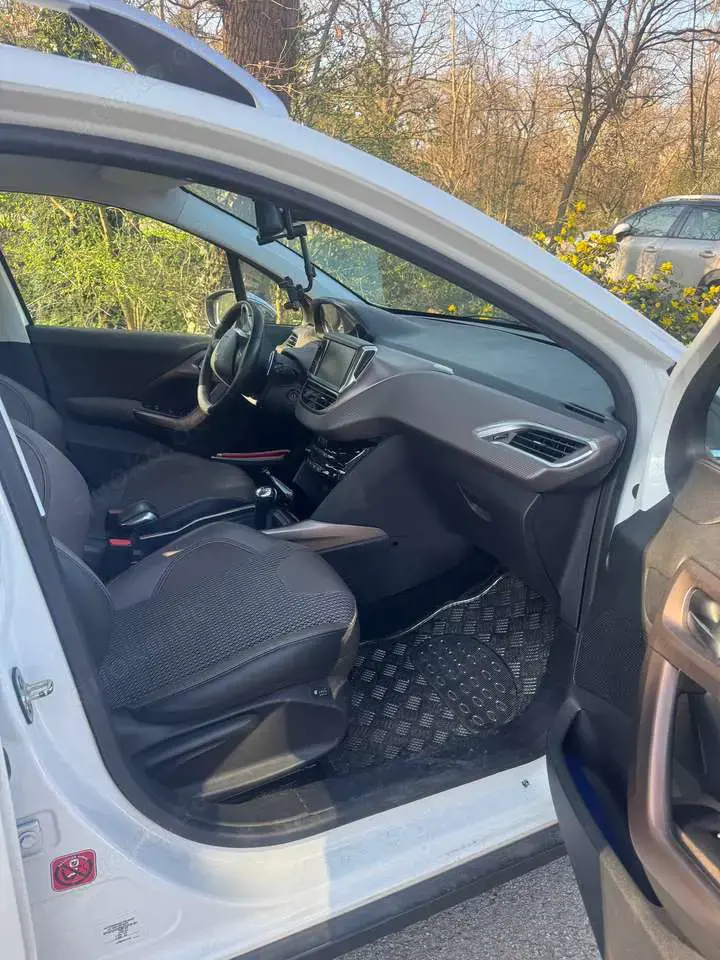Peugeot 2008 2008 e-HDi FAP 92 EGS6 STOP