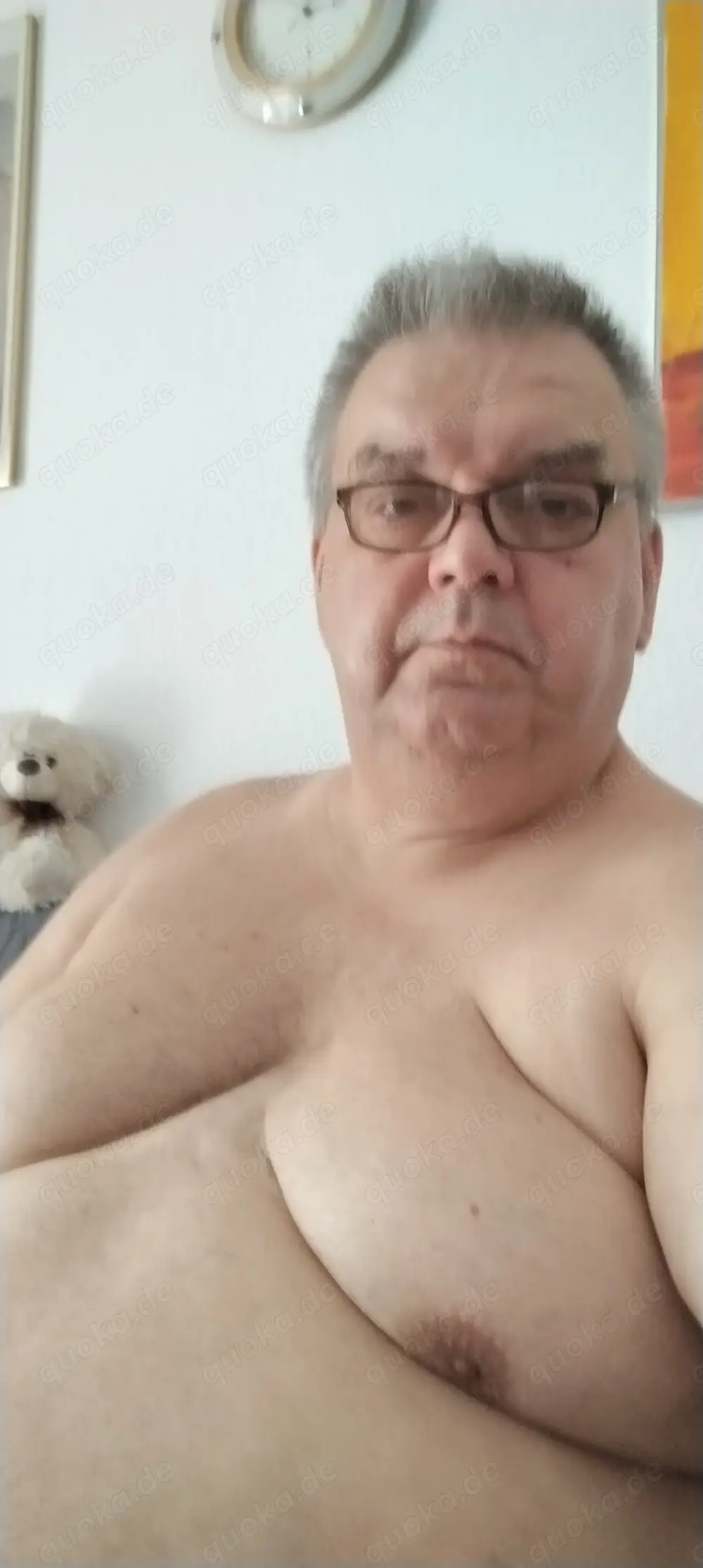 Sonntag 28.6.25 ficktag bei mir privat Zuhause bin ein dickes passives Männer Luder suche aktive.