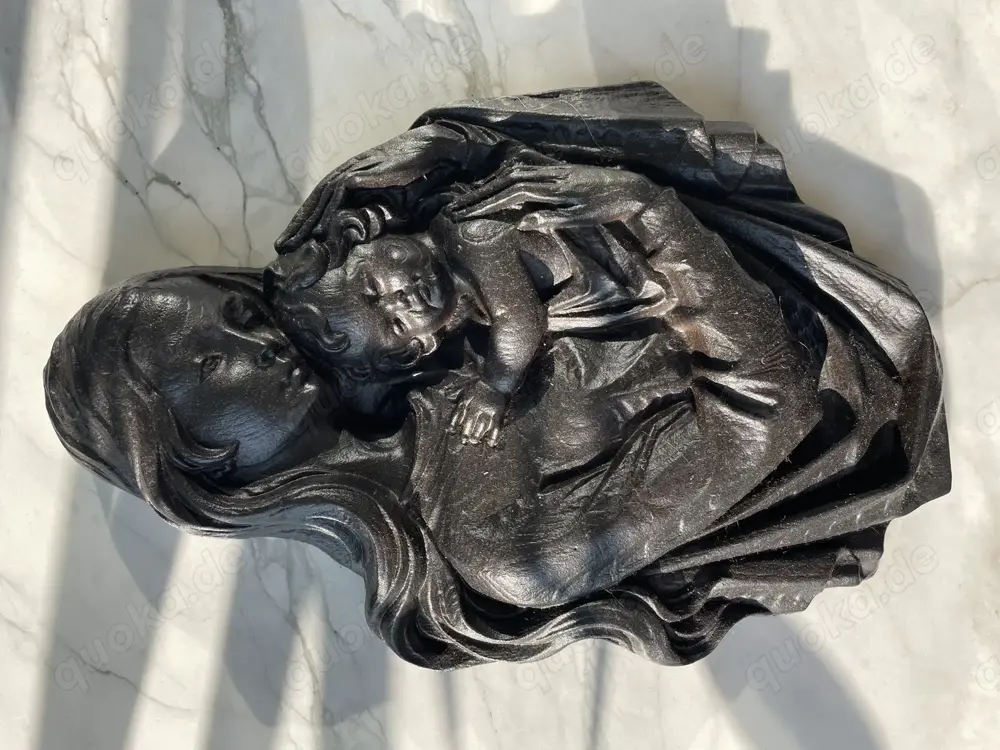 Maria mit Jesus Eisenguss Relief