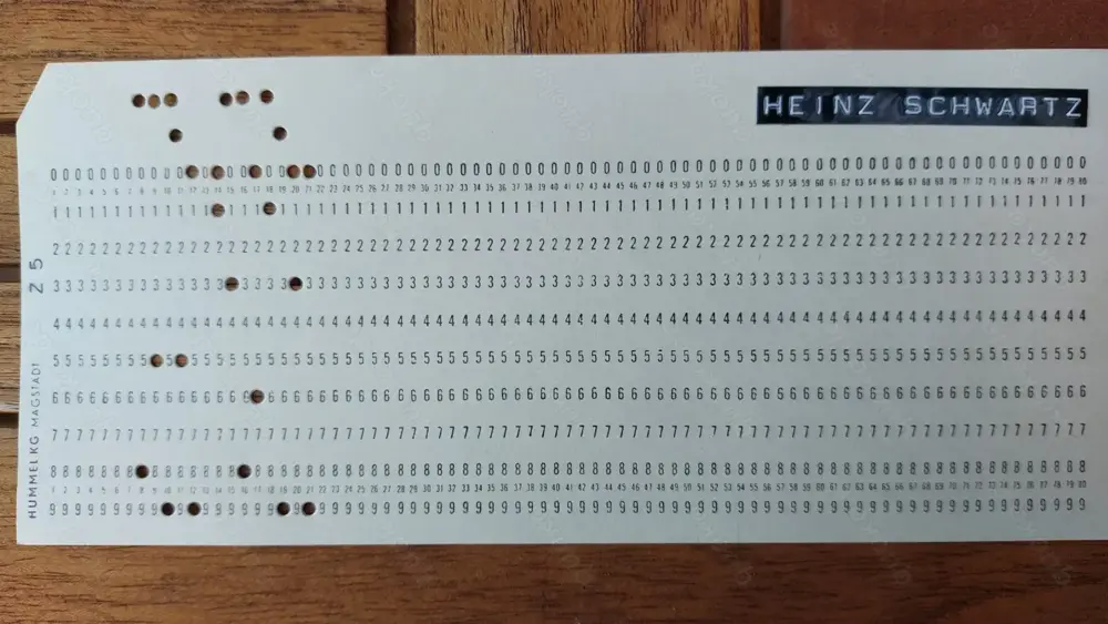 Lochkarte personalisiert, nostalgischer Datenträger, rarität