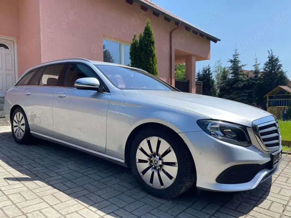 Mercedes-Benz E 220 E 220 d 4Matic T 9G-TRONIC Sportstyle Edition